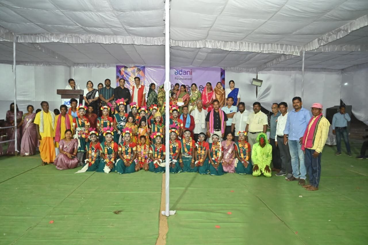 अदाणी फाउंडेशन ने 500 से अधिक महिलाओं को किया सम्मानित